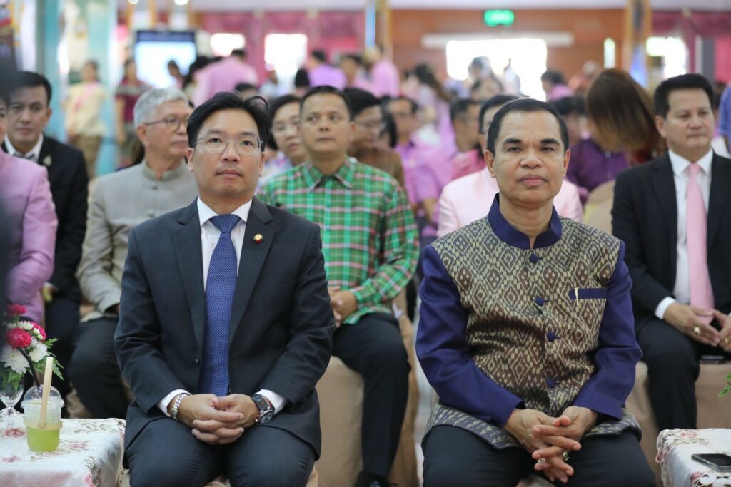 http://line_album_kick-off-%e0%b8%81%e0%b8%b2%e0%b8%a3%e0%b8%82%e0%b8%b1%e0%b8%9a%e0%b9%80%e0%b8%84%e0%b8%a5%e0%b8%b7%e0%b9%88%e0%b8%ad%e0%b8%99%e0%b8%81%e0%b8%b2%e0%b8%a3%e0%b8%88%e0%b8%b1%e0%b8%94-13