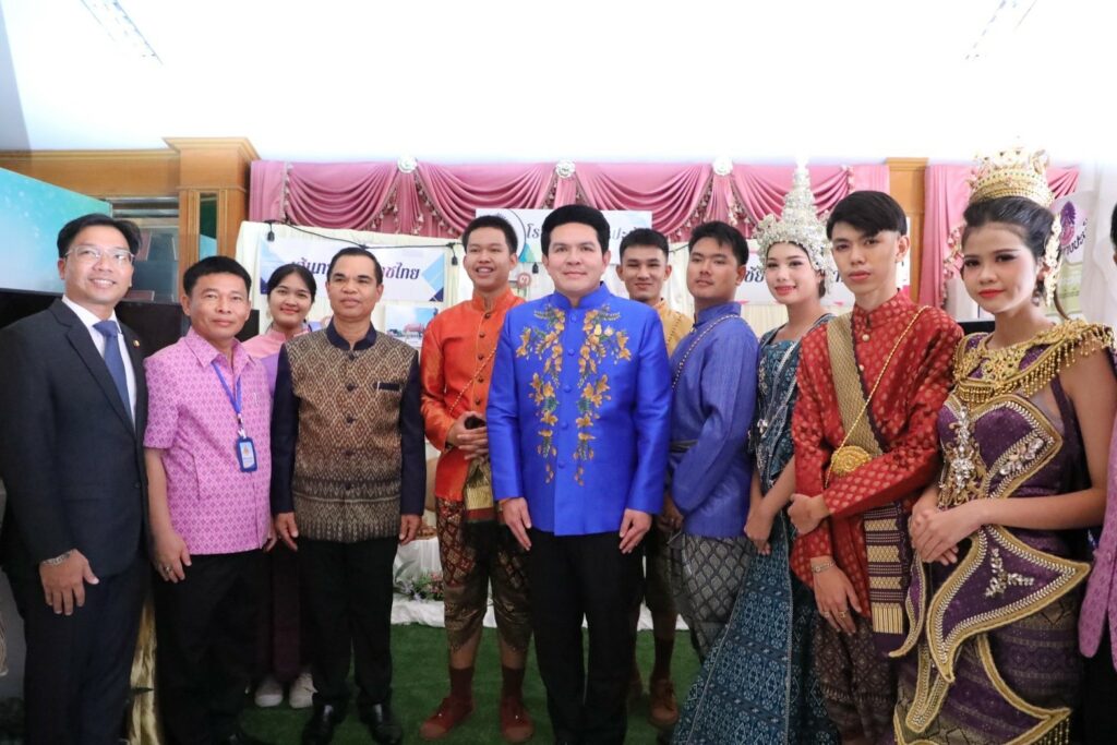 http://line_album_kick-off-%e0%b8%81%e0%b8%b2%e0%b8%a3%e0%b8%82%e0%b8%b1%e0%b8%9a%e0%b9%80%e0%b8%84%e0%b8%a5%e0%b8%b7%e0%b9%88%e0%b8%ad%e0%b8%99%e0%b8%81%e0%b8%b2%e0%b8%a3%e0%b8%88%e0%b8%b1%e0%b8%94-21