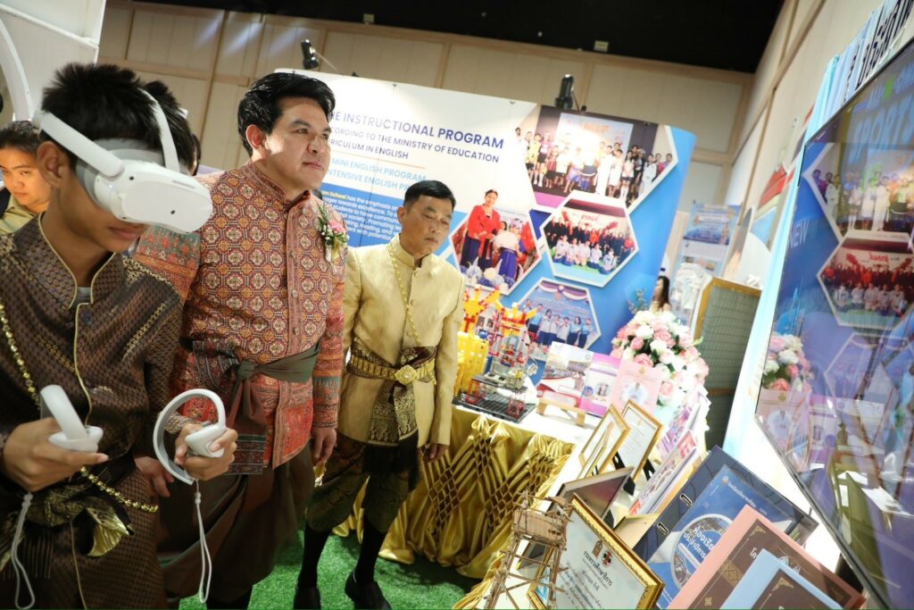 http://line_album_kick-off-soft-power-_-open-house-%e0%b8%ad%e0%b8%a2%e0%b8%b8%e0%b8%98%e0%b8%a2%e0%b8%b2_%e0%b9%92%e0%b9%94%e0%b9%90%e0%b9%93%e0%b9%92%e0%b9%99_24